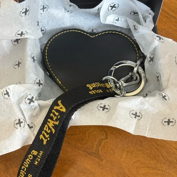 Dr Martens - Picture 2 of 5